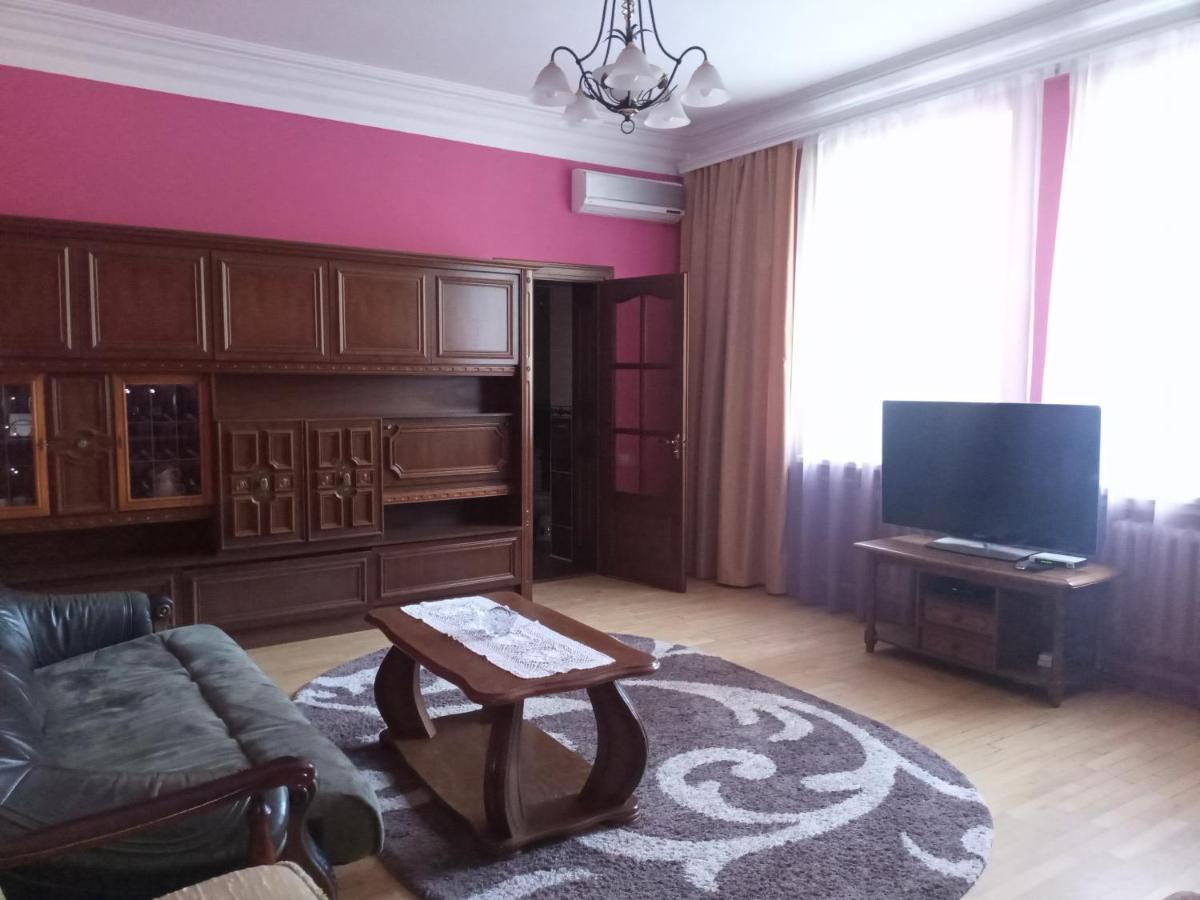 Knaus Apartments Chernivtsi Exterior photo